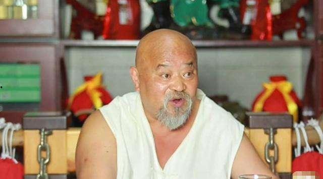 李琦家庭背景资料,出身名门，传承家族荣耀的励志人生